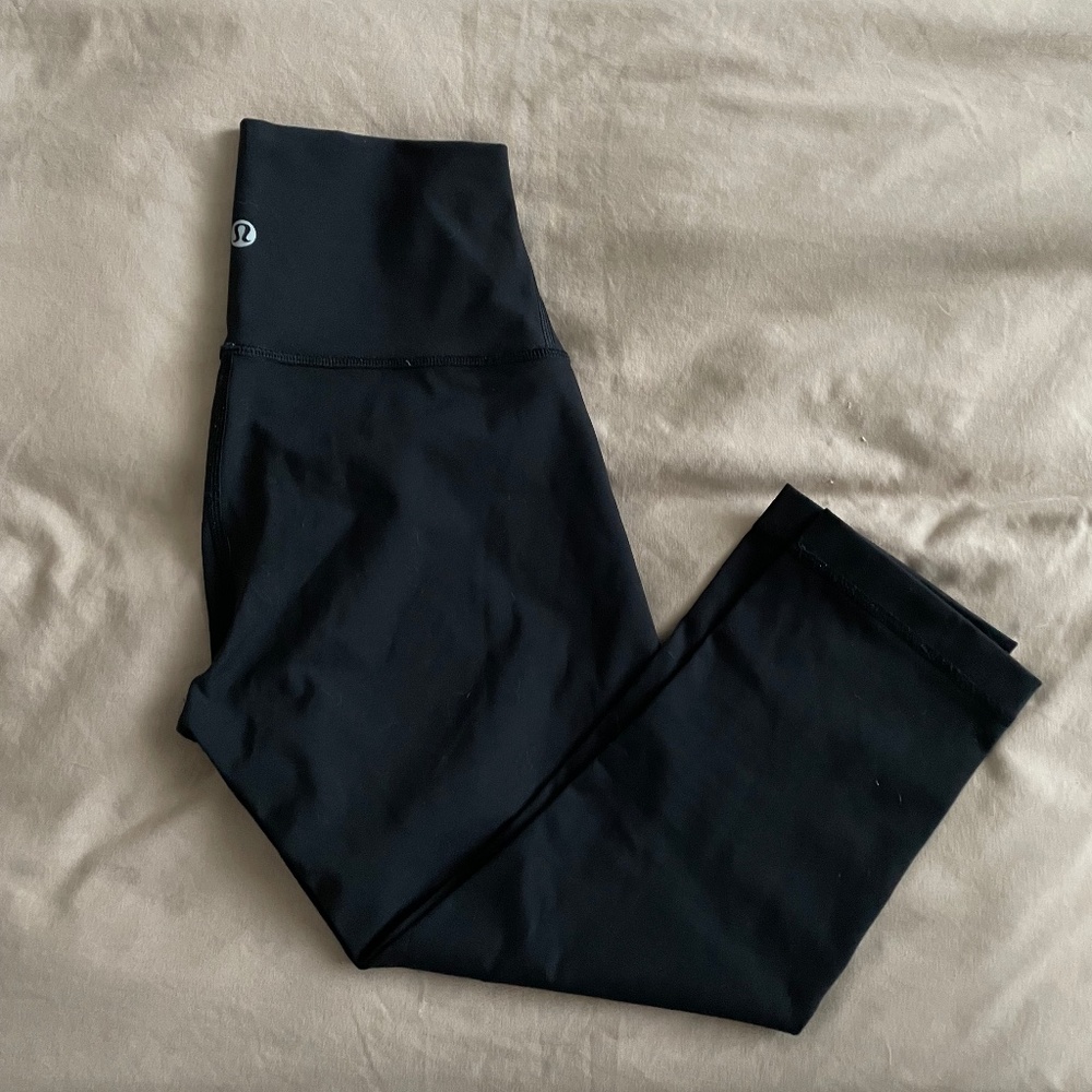 Lululemon wunder under cop